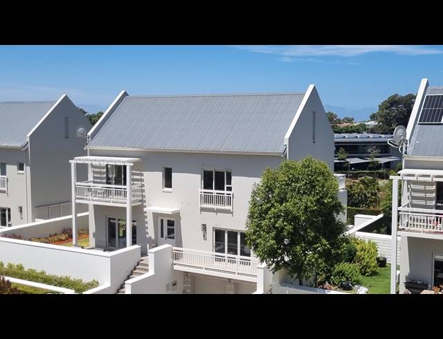 3 BEDROOM FREESTANDING SOLD IN NIEUWE STEENBERG
